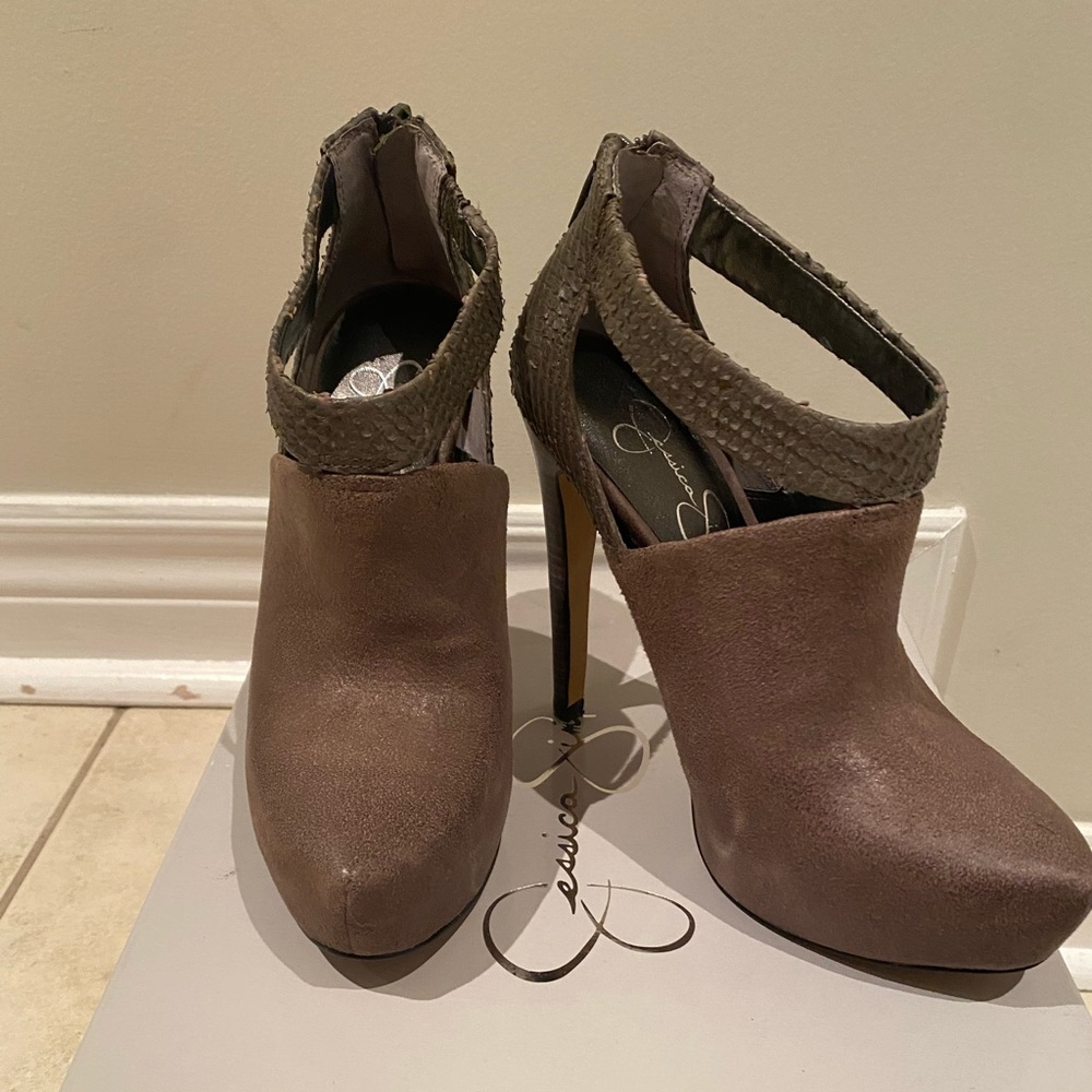 Brand new Jessica Simpson cut our platform bootie